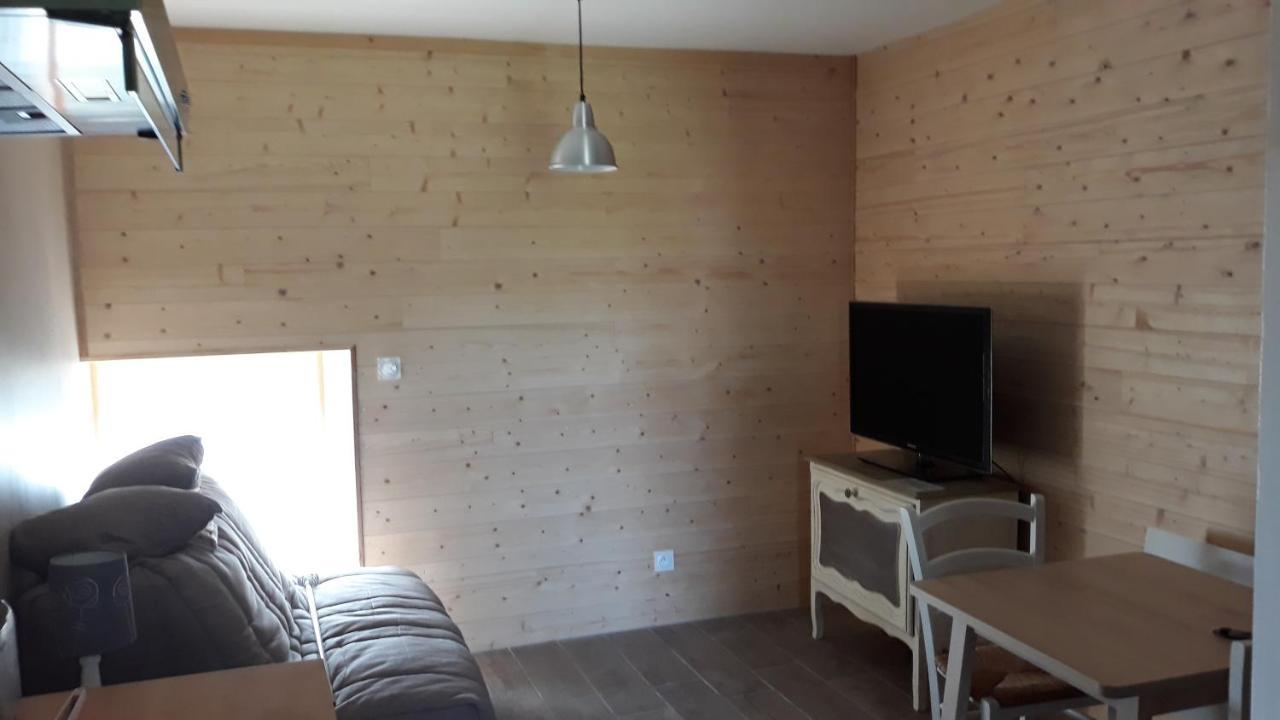 Agreable Gite En Pleine Nature Parmilieu 外观 照片
