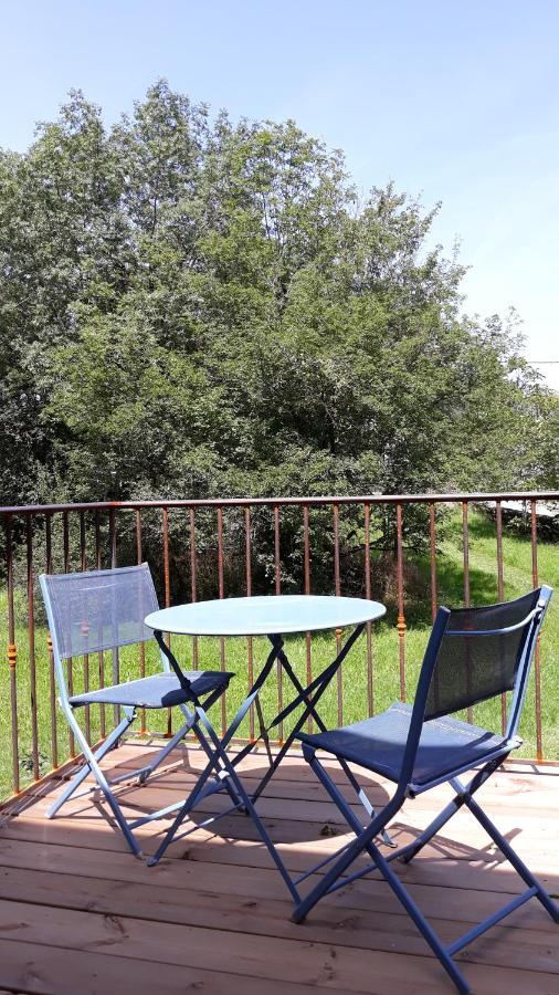Agreable Gite En Pleine Nature Parmilieu 外观 照片